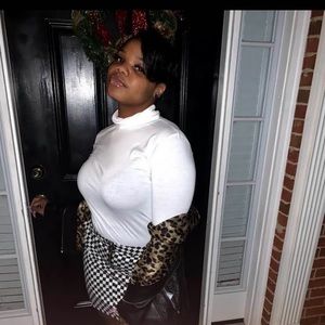 Meet your Posher, Janyi